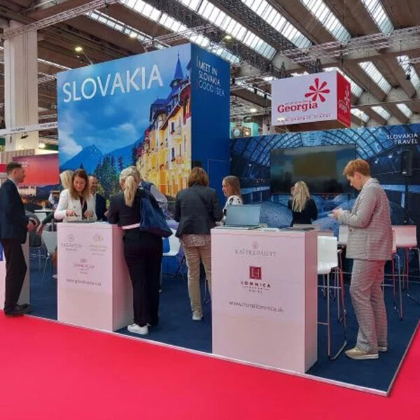 Stand on floor rand tbv tapijt